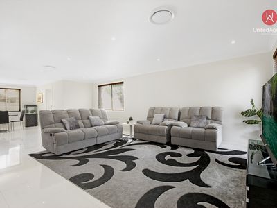 4 Cayley Place, Horningsea Park