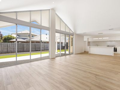 10 St Anthony Avenue, Quinns Rocks