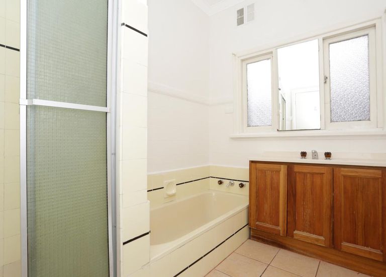 99 Clayton Road, Oakleigh East