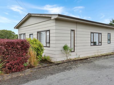 15 Sinclair Avenue, Nightcaps