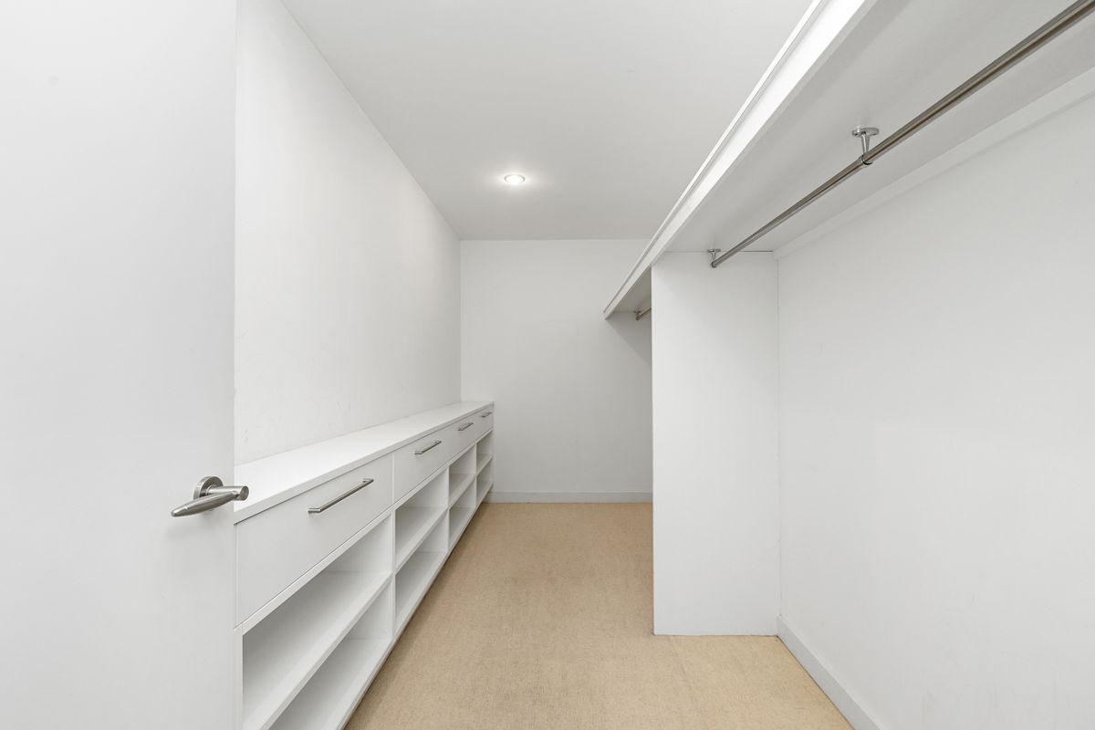 18 Lupin Hill Grove, Nedlands