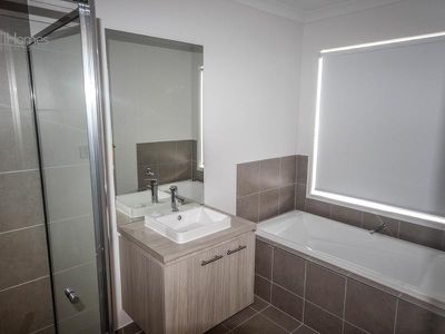 13 Everlasting Chase, Whittlesea
