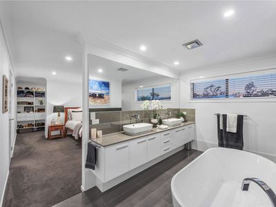 81 Feathertail Place, Wakerley