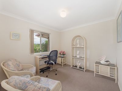 6 McDougall Close, Silkstone