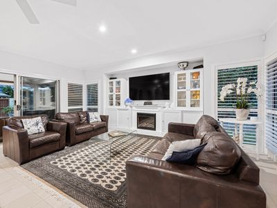 2 Torrens Crescent, Wakerley