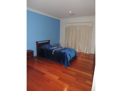 65 Amberley Way, Pearsall