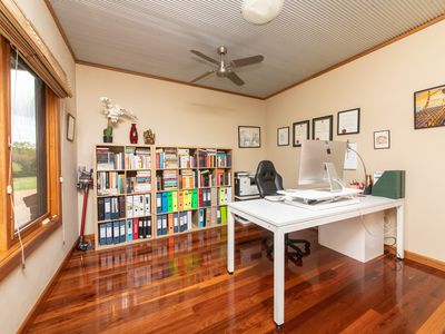 6R Harefield Road, Dubbo