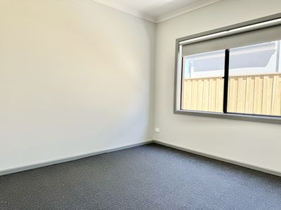 3 Farmingdale Street, Manor Lakes