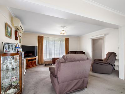 6 Indra Court, Sale