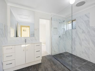 17 Mount Louisa Drive, Mount Louisa