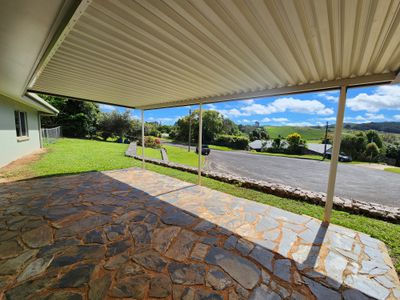 10 Wattle Close, Yungaburra