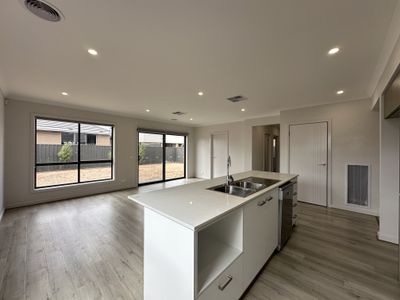 19 Gosfield Drive, Werribee