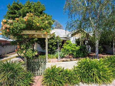 373 STEPHEN STREET, North Albury