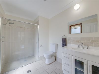 28 Devitt Crescent, The Oaks