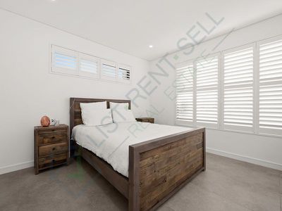 5 ARCHER CRESCENT, Bankstown