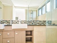 10 Grand Pde, Kawana Island