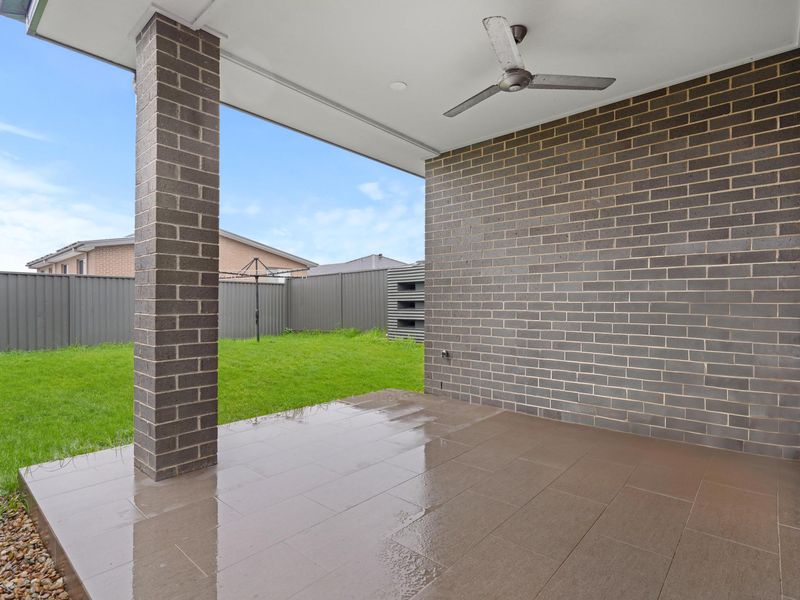 5B Narooma Street, Gregory Hills