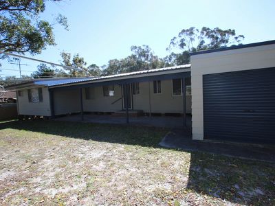 4 Flamingo Avenue, Hawks Nest