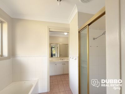 7 Kestrel Close, Dubbo