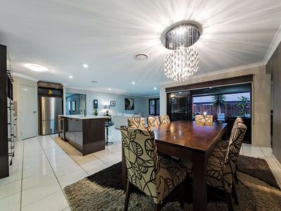 7 Amalia St, Birkdale