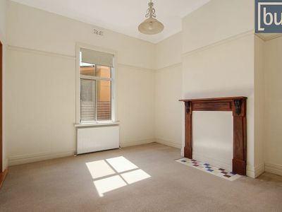 715 Young St, Albury