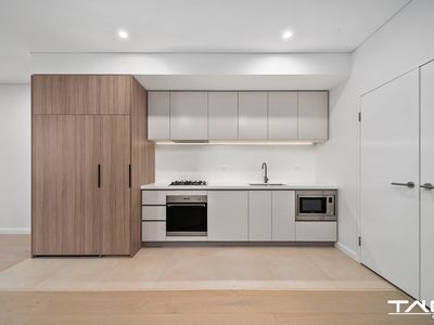543 / 9 Maple Tree Road, Westmead