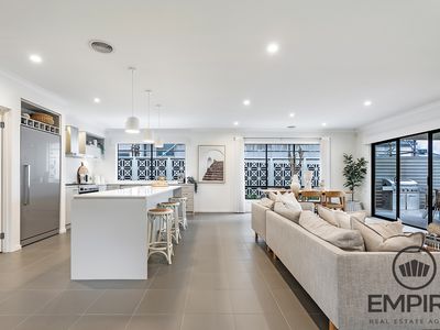 45 Centenary Boulevard, Officer South