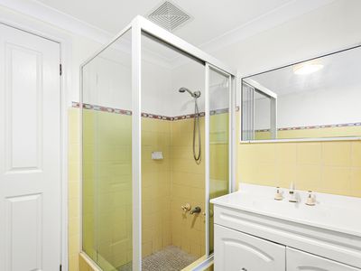 1 / 23 First Avenue, Warrawong