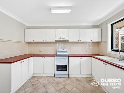 105 Websdale Drive, Dubbo