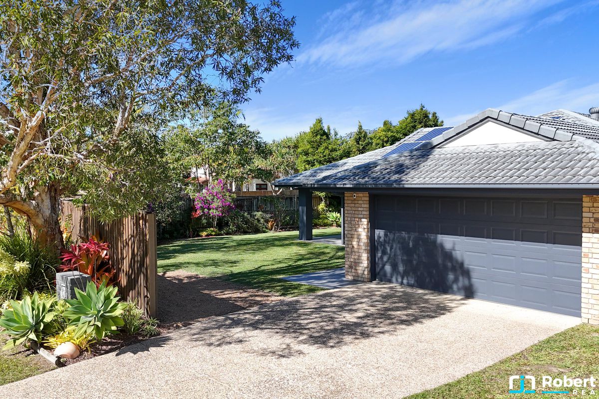 1 Feathertail Court, Tewantin
