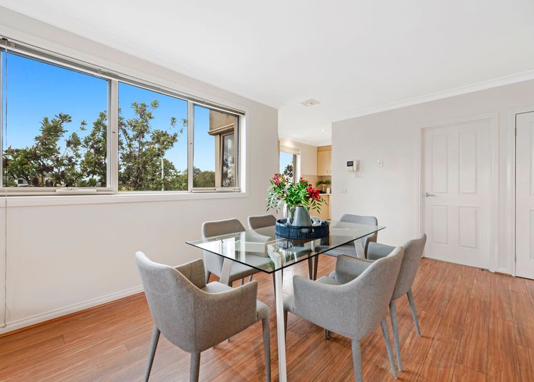 10 / 19 Cambridge Street, Box Hill