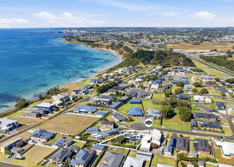 8 Aquarius Court, Portland North