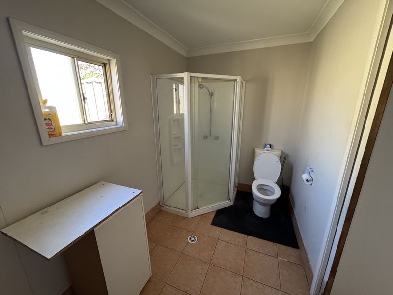 11 Dredge Avenue, Moorebank