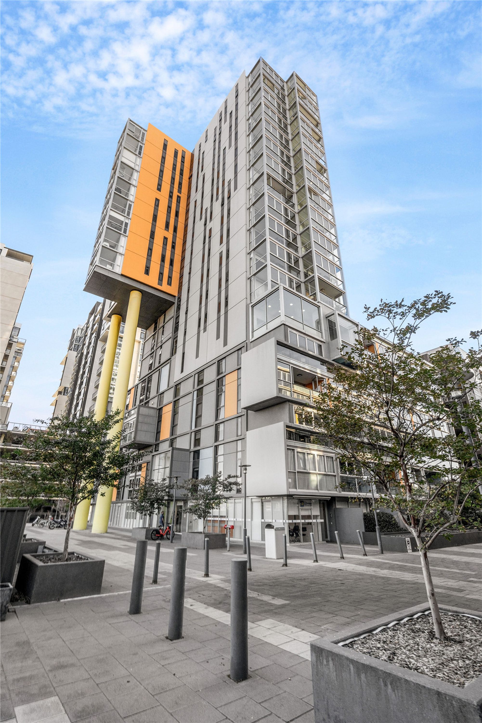 612 / 10 Balfours Way, Adelaide