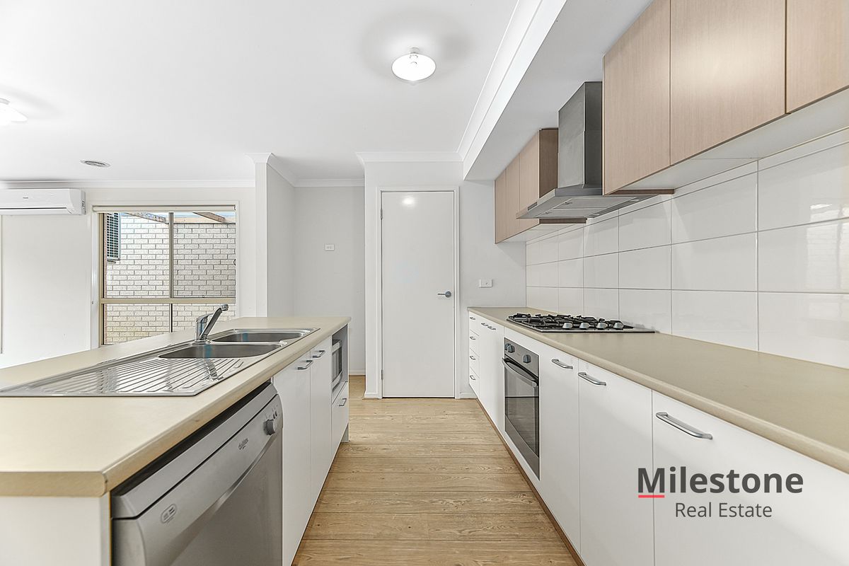 34 Mcallister Drive, Cranbourne East