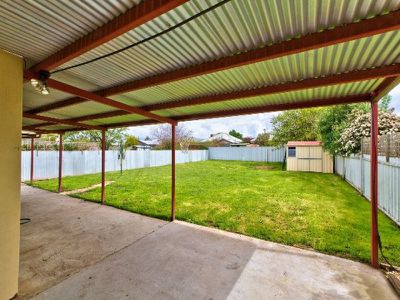 1075 Bardia Street, North Albury