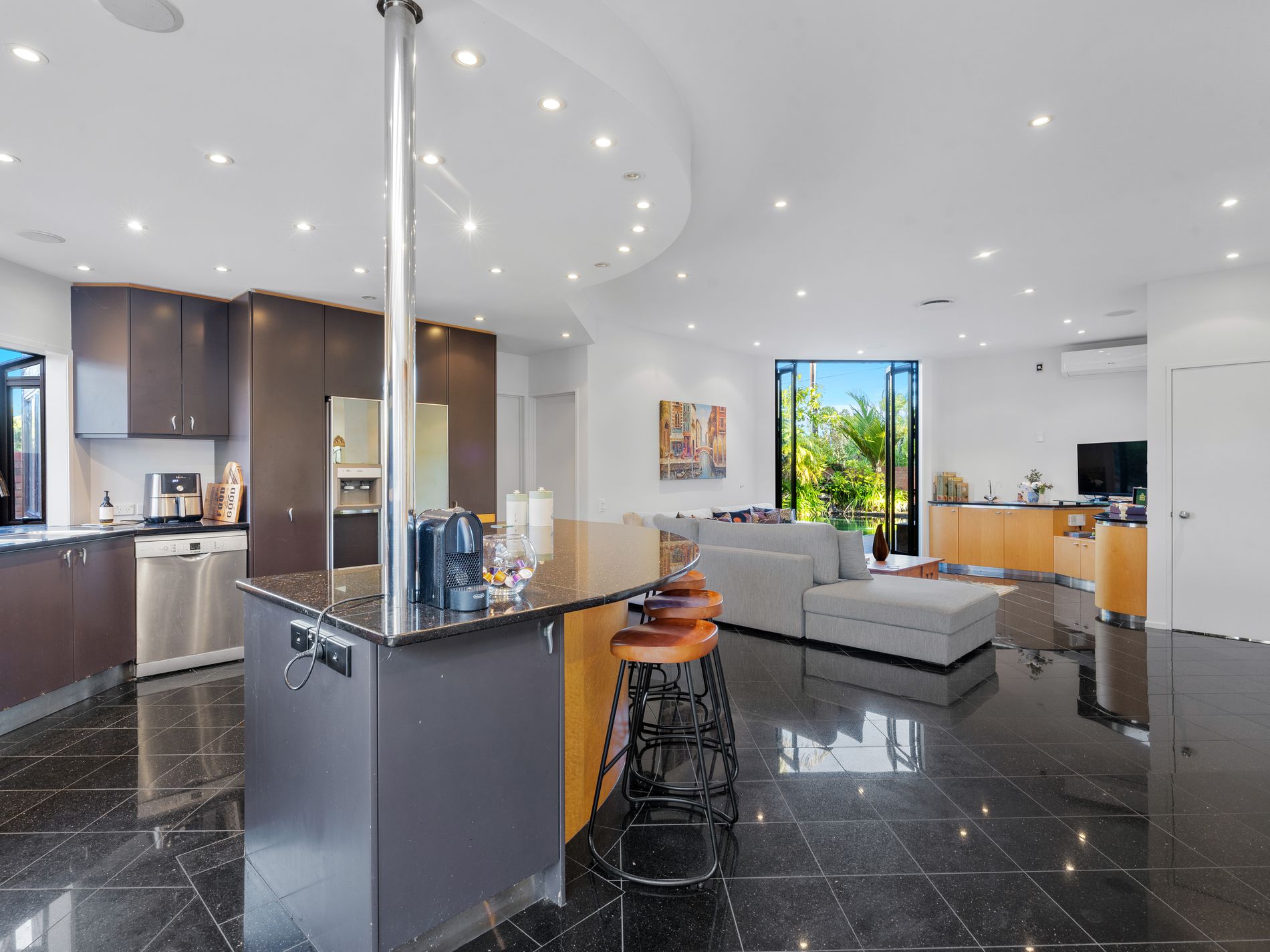 157 Beach Road, Castor Bay