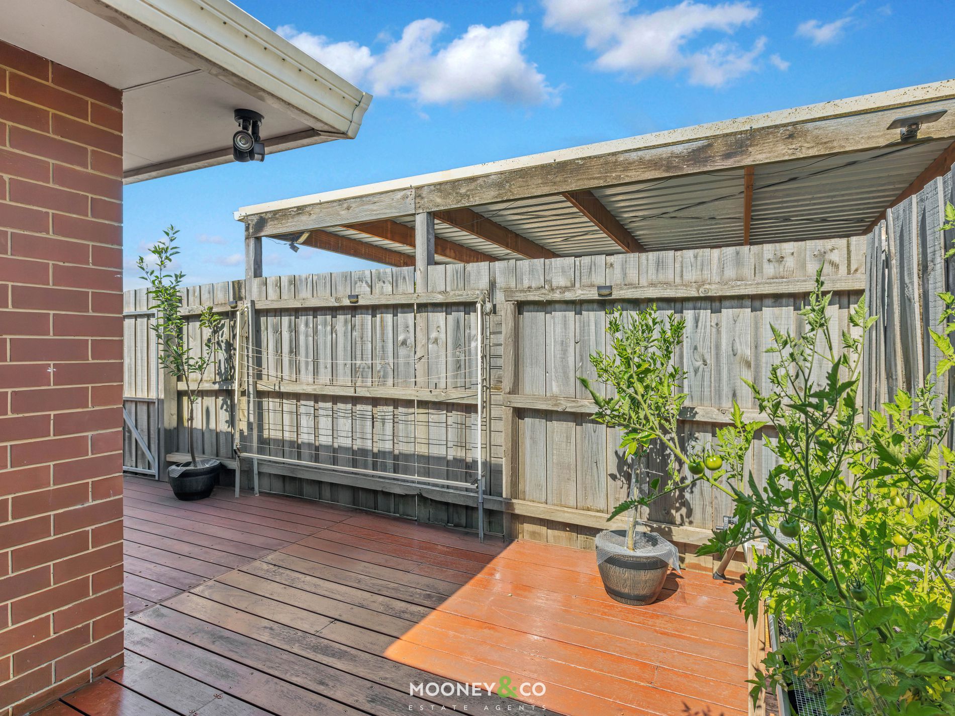 2 / 8 McLaren Avenue, Cranbourne