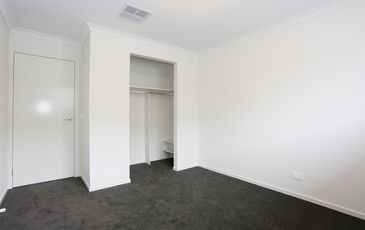 4 Dusty Close, Clyde North