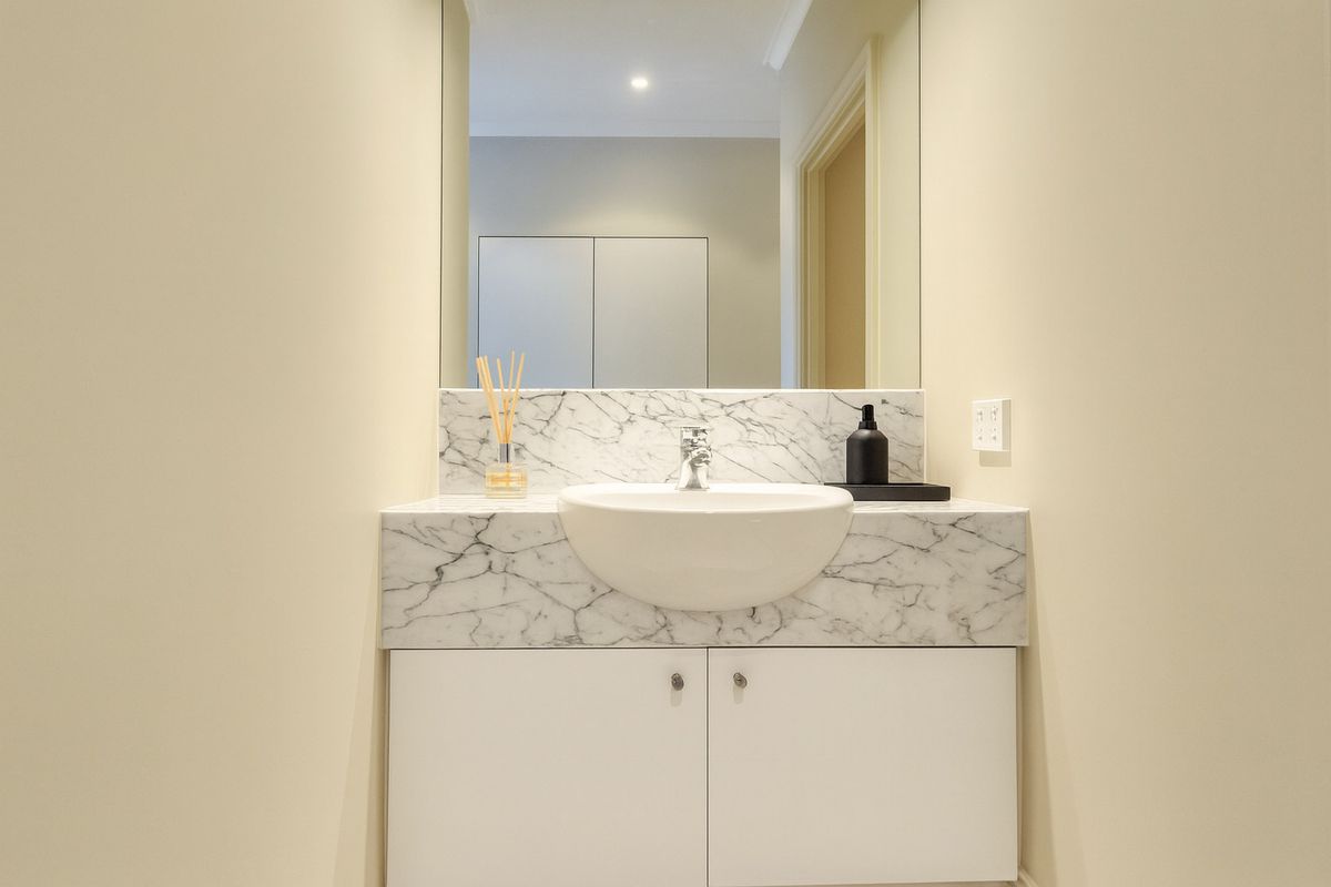 1202 / 1 William St, Melbourne