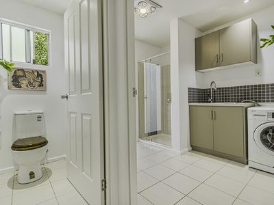 1936 Huon Highway, Grove