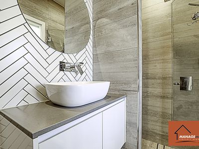 15 WARUP STREET, Moncrieff