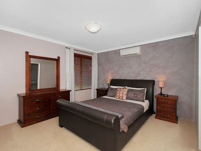 17 Octagon Gardens, Aveley