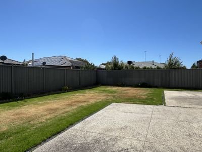 9 Cape Barron Drive, Lara