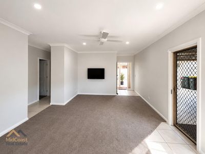 2 / 10 Robina Grove, Forster