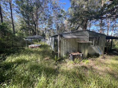 489 Davis Road, Jiggi