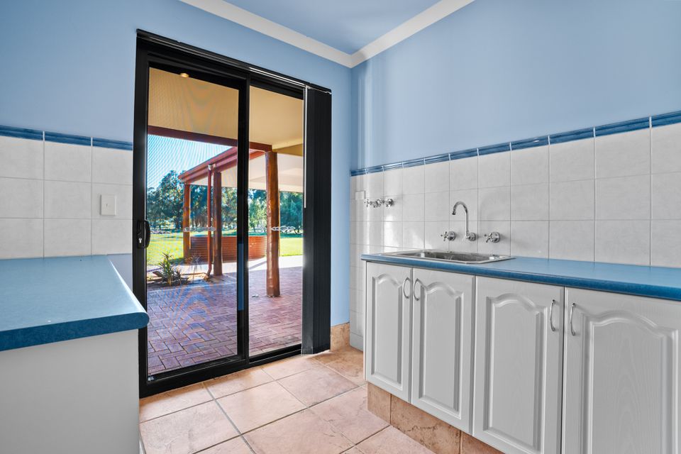 64 Egerton Drive, Serpentine