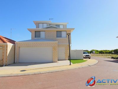 24 / 68 Hickman Road, Silver Sands