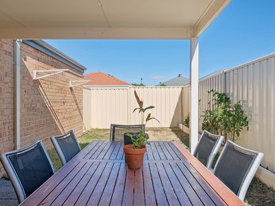 128 Lake Valley Drive, Lakelands