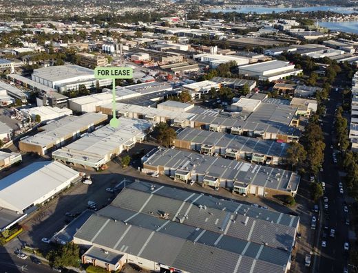 Plenty of Storage / Mezzanine Plus 